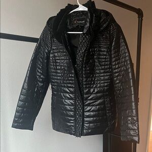 Kuckuck Women’s Black Quilted Hooded Jacket size small